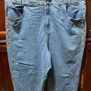 Vintage plus size 26/28 Embroidered Blue Denim Jeans